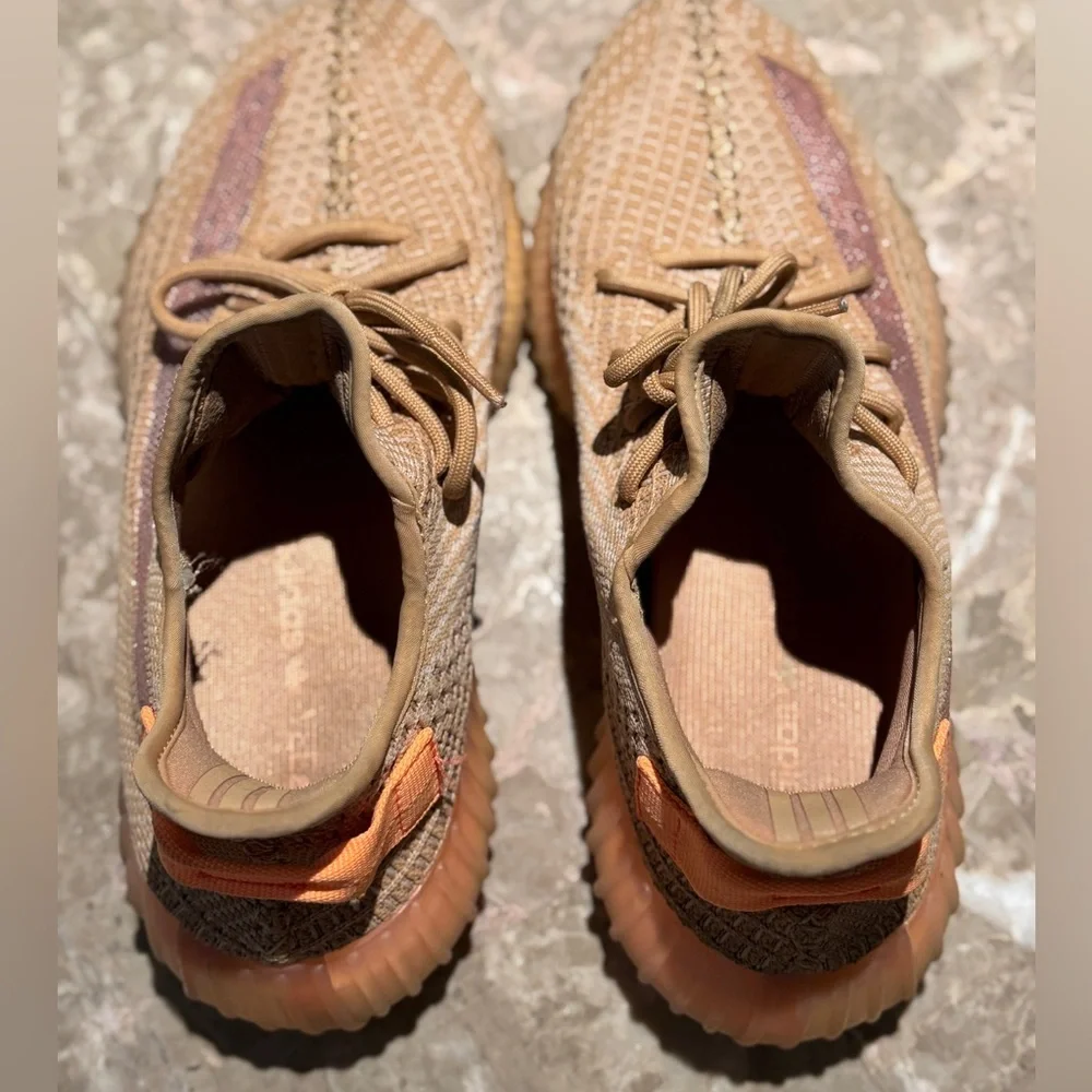 Yeezy boost 350 V2 Clay - Picture 3 of 8